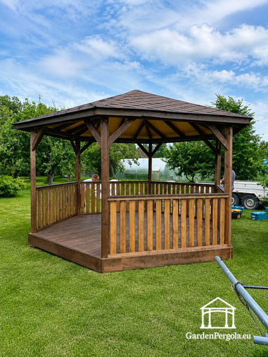 Seks-sidet trepaviljong — Koselig hagepaviljong med gulv og overdekket tak - garden gazebo pergola