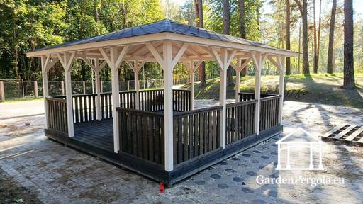 5x5 m Trepaviljong — Romslig Hagepaviljong med Gulv og To Åpne Innganger