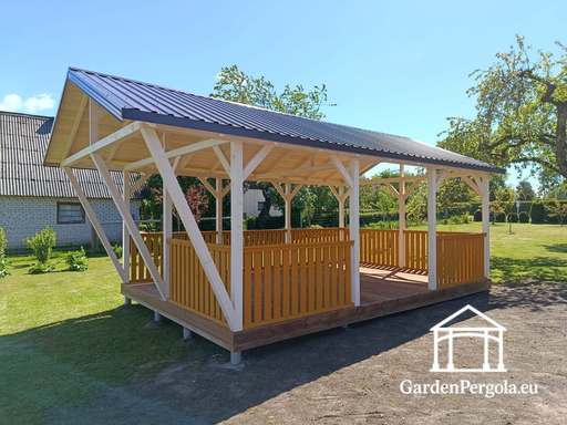 4x7 m Skreddersydd Trepaviljong — Romslig Hagepaviljong med Gulv og Dobbel Skråtak
