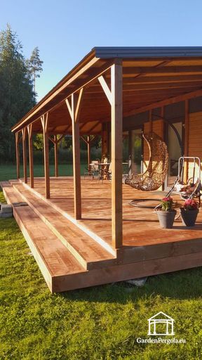 Husfestet naturlig treveranda med romslig overbygd terrasse - garden gazebo pergola