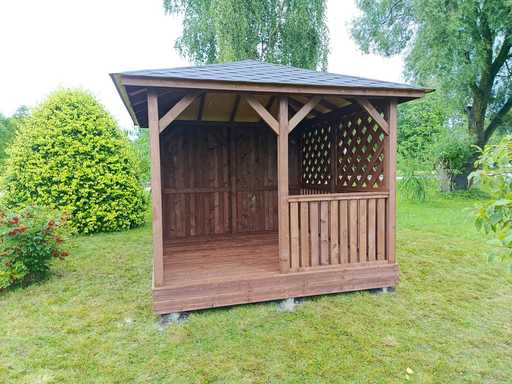 3×3 m Brun Trehage med Gulv