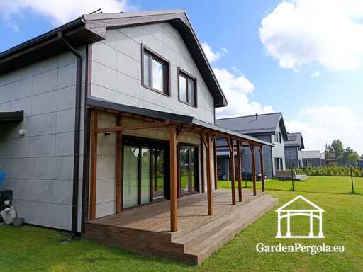 Naturlig 2,4 x 9 m treveranda uten terrasse