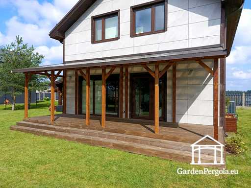 Naturlig 2,4 x 9 m treveranda uten terrasse